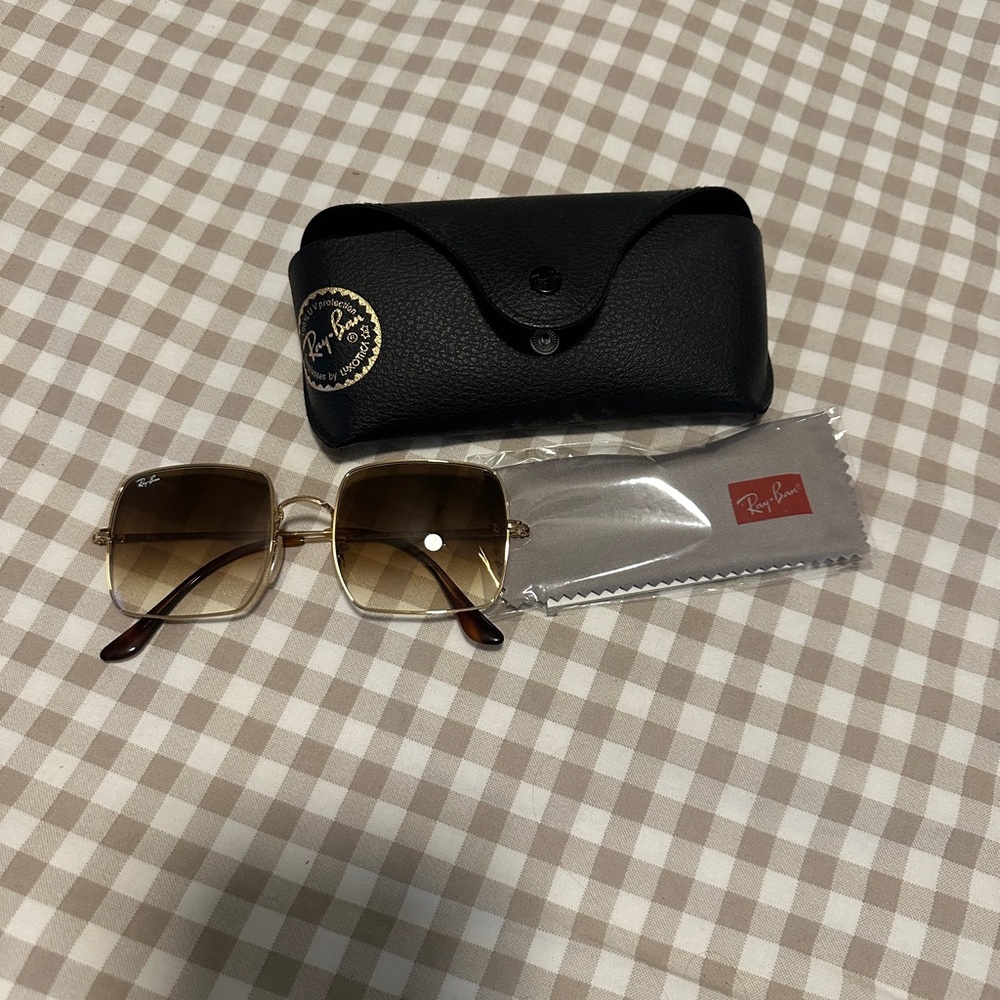Ray-Ban Gold Frame Sunglasses with Brown Gradient Lenses | SQUARE 1971 CLASSIC